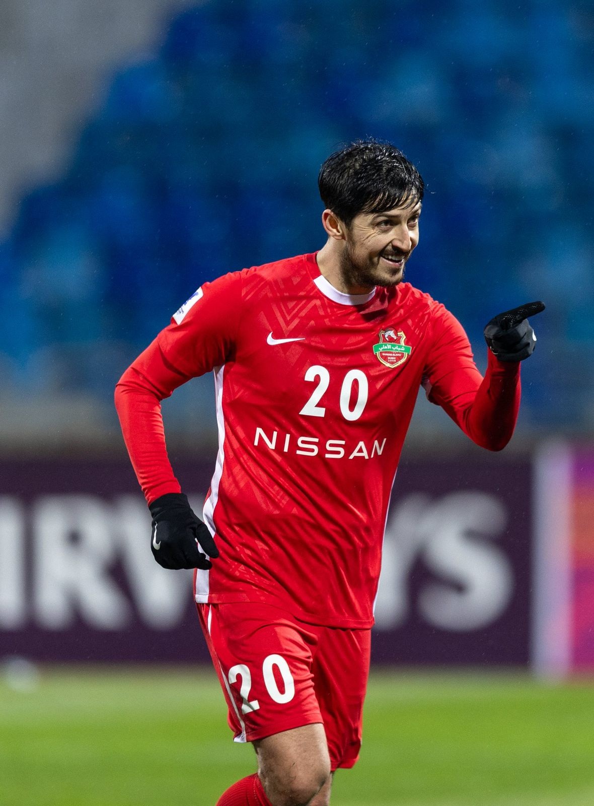 صدمة قوية لفريق شباب الأهلي.. إصابة خطيرة لسردار آزمون ونقله إلى المستشفى
