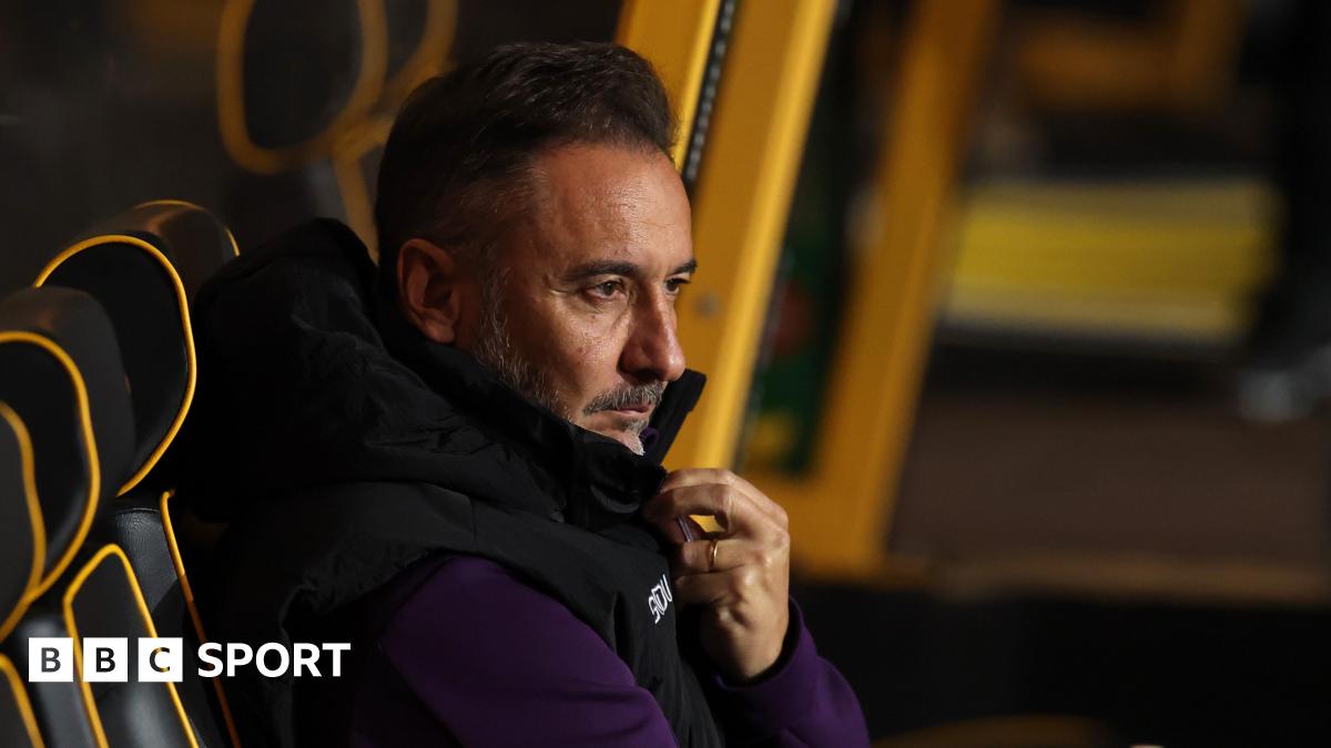 Vitor Pereira sitting in the Molineux dugout 