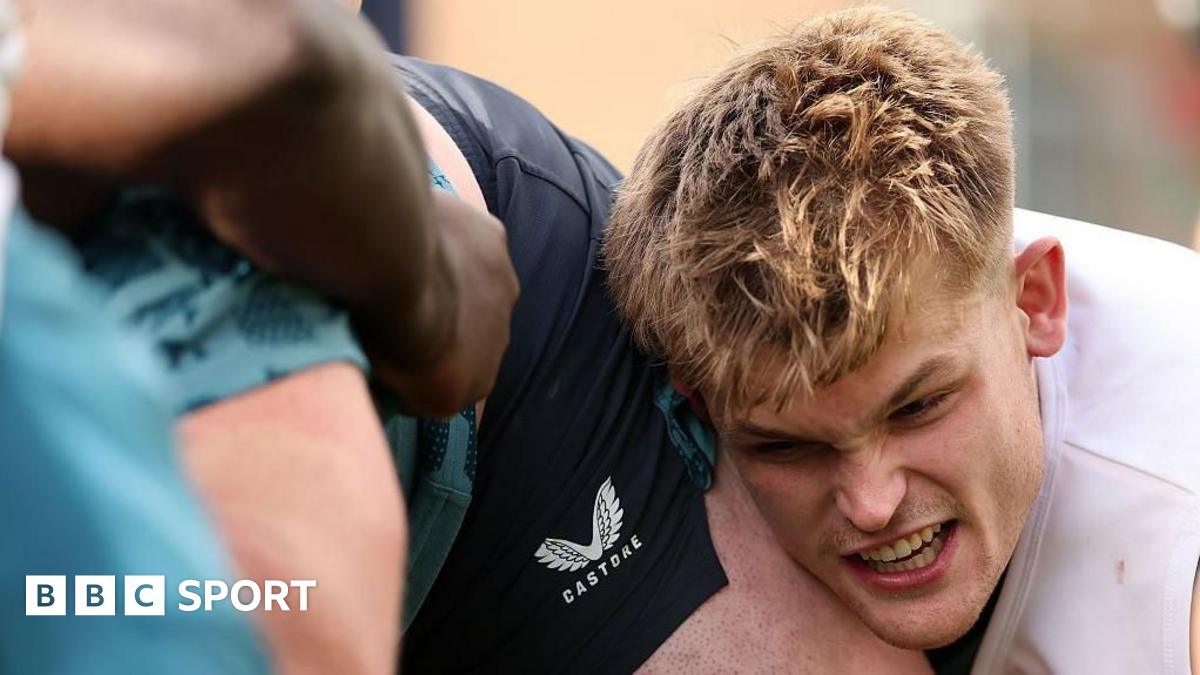 Guy Pepper carries the ball against Argentina
