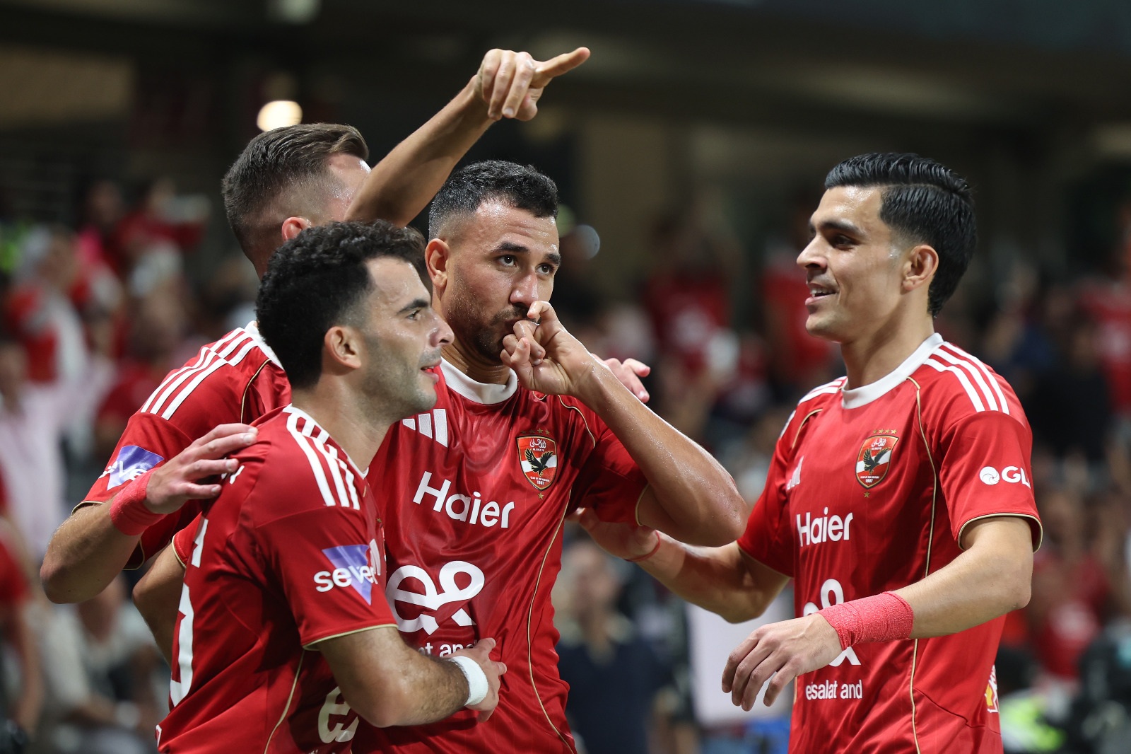 الأهلي يتأهل لنهائي كأس السوبر المصري على حساب سيراميكا
