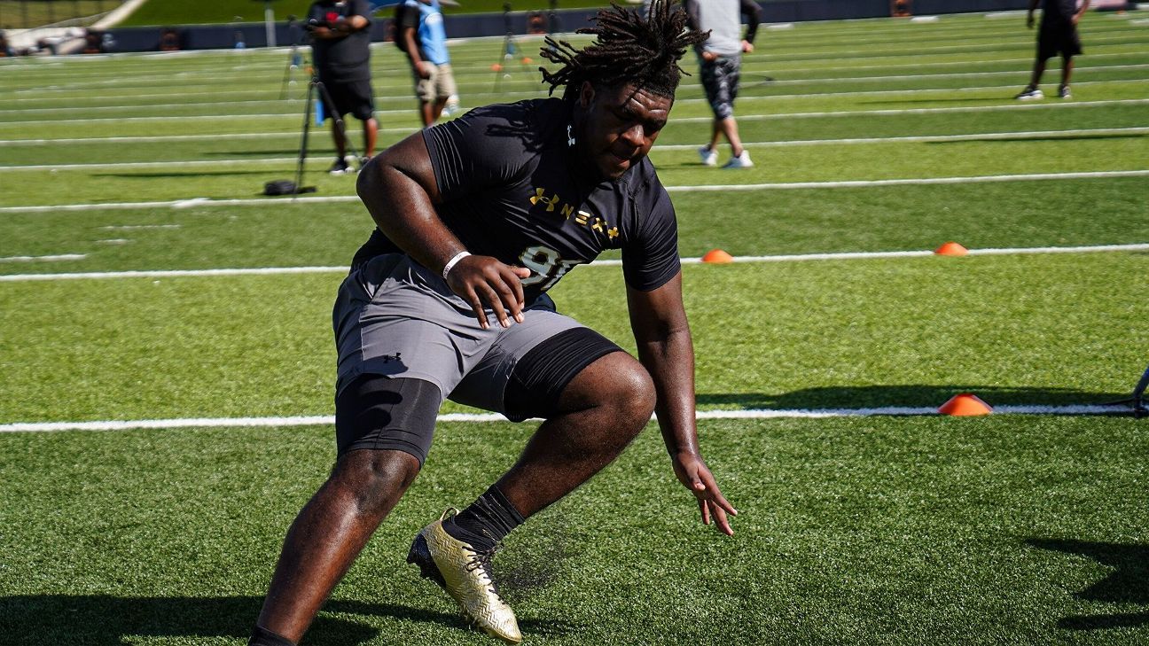 تعهد Texas Tech Lands من 5 نجوم DT Jalen Brewster
