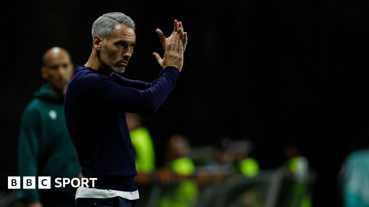 Braga head coach Carlos Vicens
