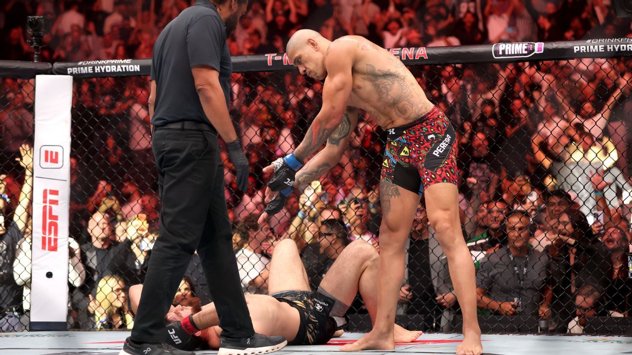 يستعيد Pereira العنوان في 80 ثانية TKO من Ankalaev في UFC 320
