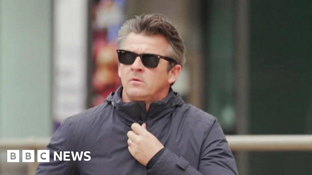 جوي بارتون إكس ينشر "خطًا متقاطعًا بين حرية التعبير والجريمة"
