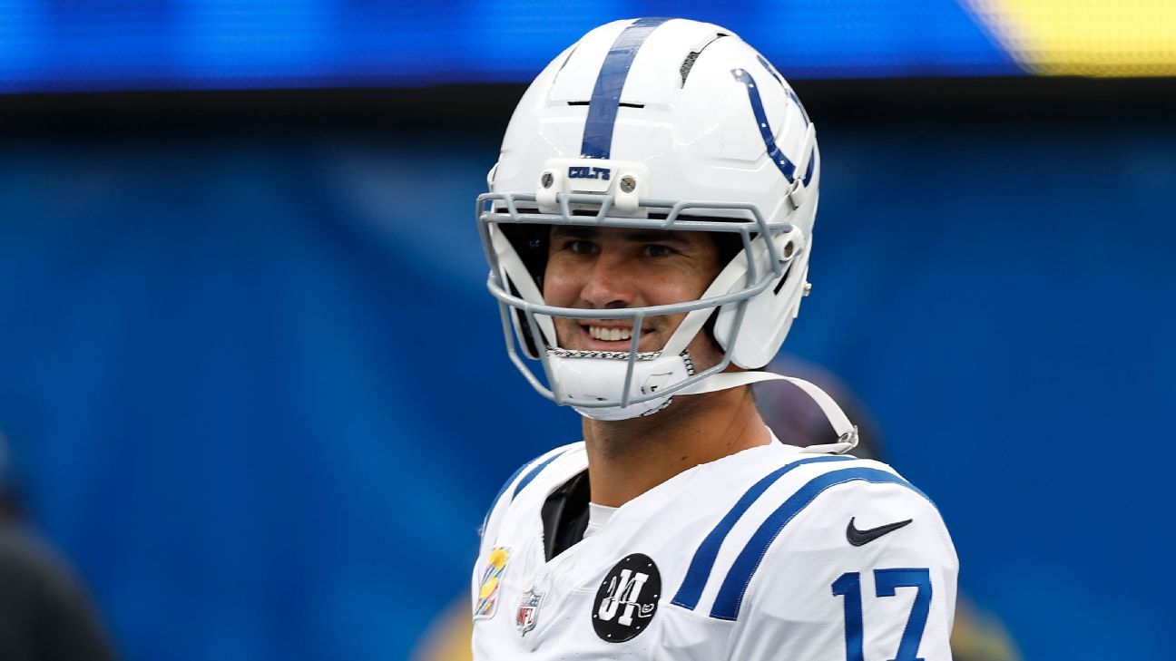 دانييل جونز يحتضن لقب "إنديانا جونز" وسط البداية الساخنة
