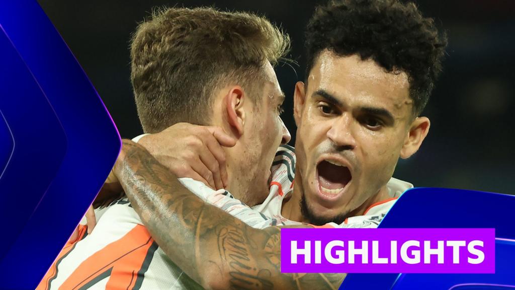 Luis Diaz celebraiting