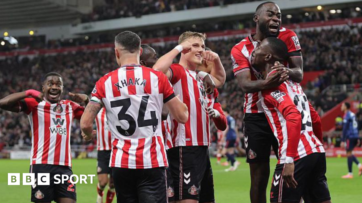 Declan Rice takes a throw-in for Arsenal at Sunderland