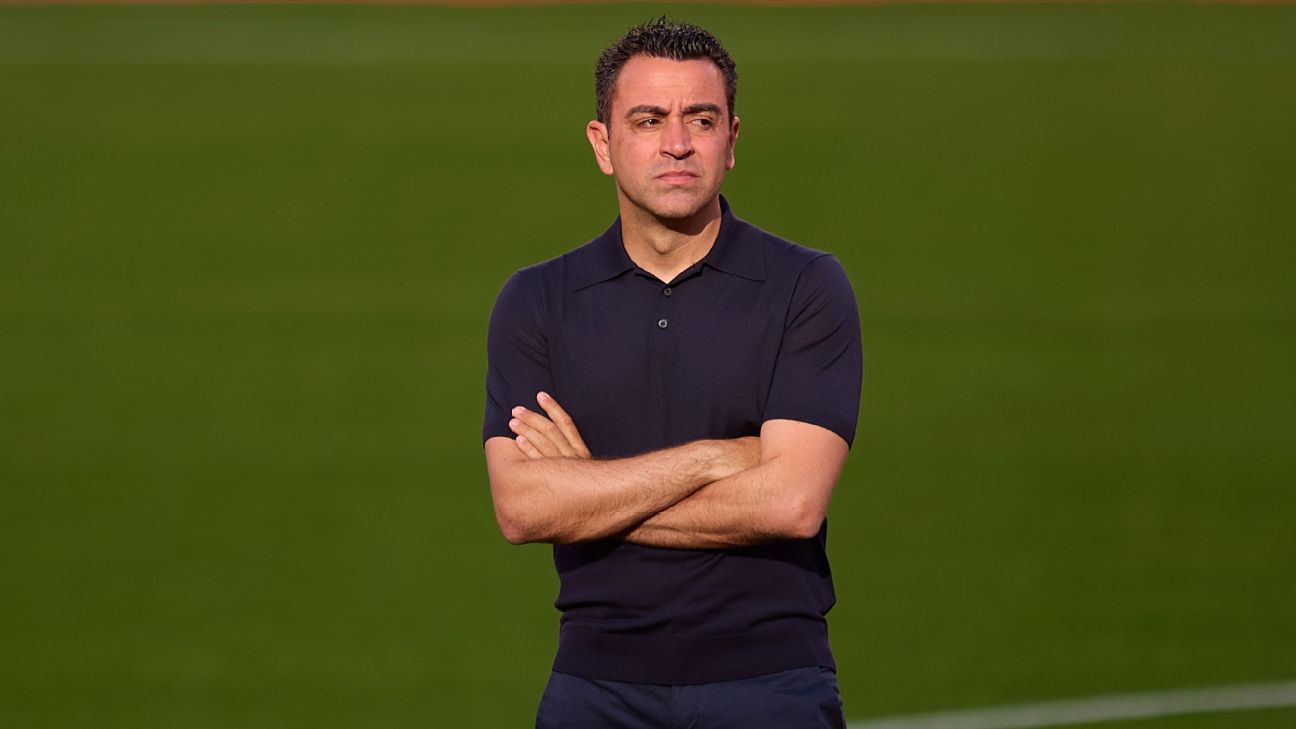 نقل الشائعات ، الأخبار: Xavi Keen on Man United إذا غادر Amorim

