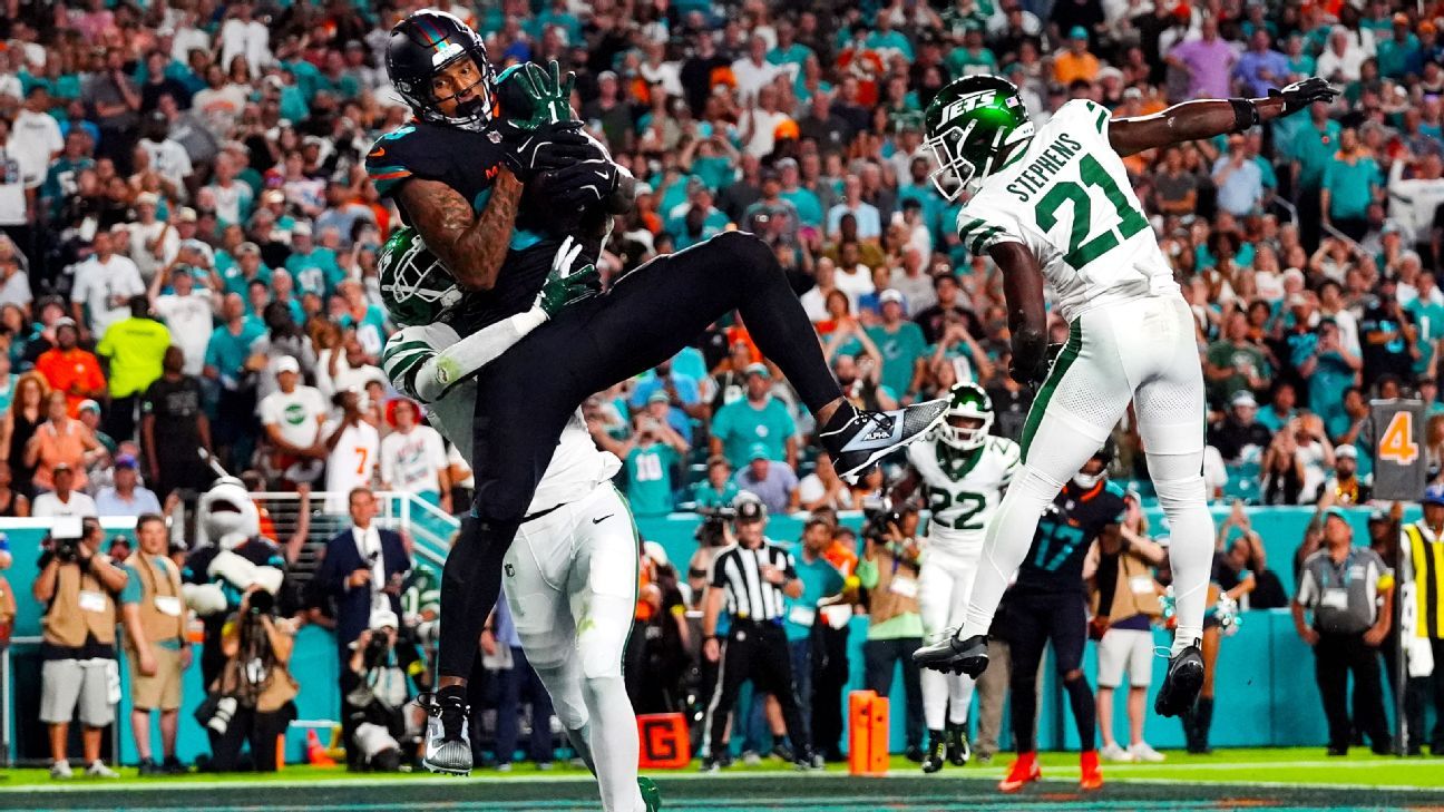 تسير جريمة الدلافين في فوز MNF على الطائرات ، لكنها تفقد Tyreek Hill
