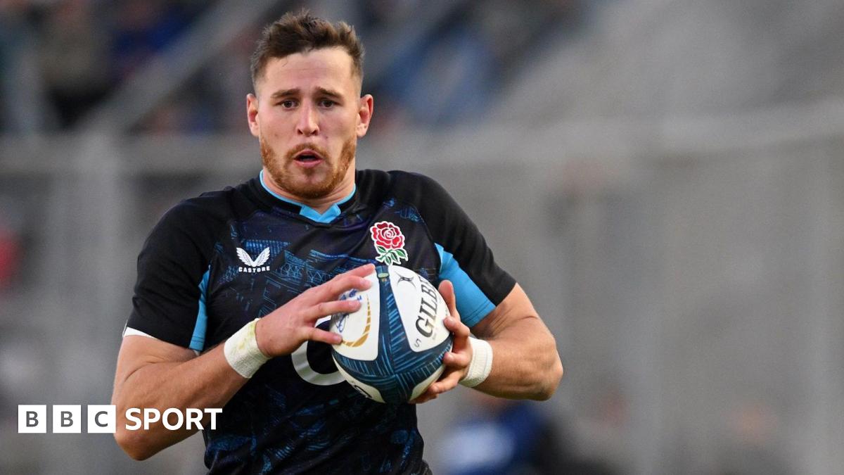 Freddie Steward in action for England in Argentina