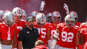 مباراة فاصلة لكرة القدم الجامعية 2025: وداعًا وقوسًا وأفضل 25 جديدًا