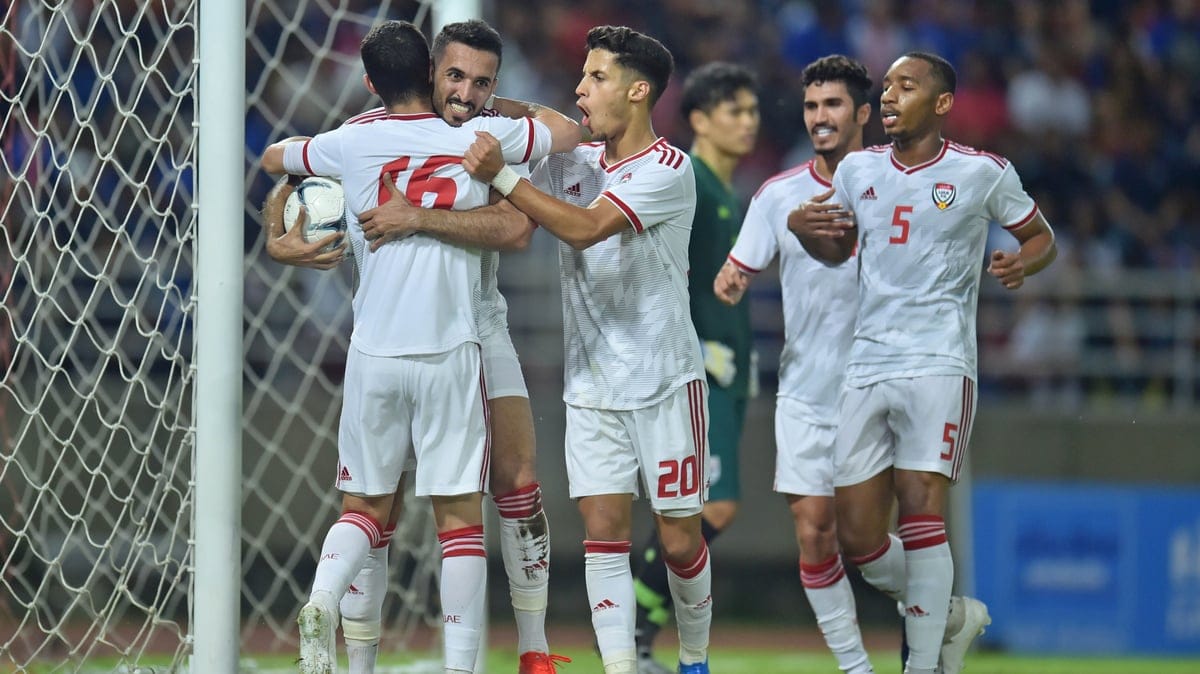 موعد مباراة الإمارات وعمان والقنوات الناقلة.. خليجي 26 بث مباشر
