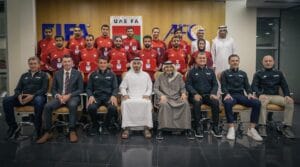 اتحاد الكرة يُسلّم 31 حكماً «الشارة الدولية 2025»