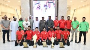 المري يكرّم أبطال الدراجات واليد