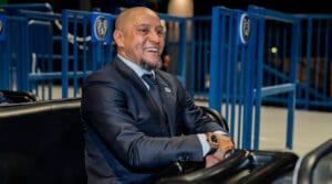 «ريال مدريد ورلد» يستضيف البرازيلي روبيرتو كارلوس