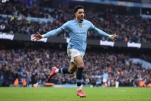 عمر مرموش يسجل اسم إيدرسون في تاريخ الدوري الإنجليزي