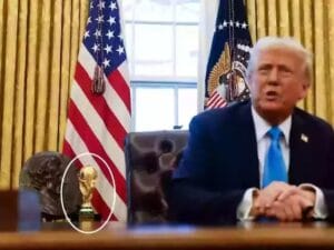«فيفا» يكشف حقيقة ظهور كأس العالم في مكتب ترامب