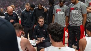 بقيادة Splitter، حقق Blazers الفوز بعد يوم من اعتقال Billups