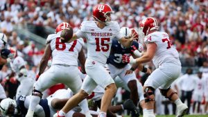 أبرز أحداث أسبوع كرة القدم الجامعية 11: أفضل الألعاب والمسرحيات والإحصائيات
