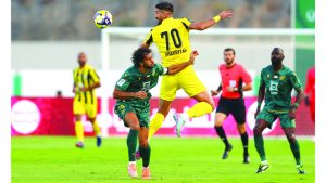 إيلتون وأملاح يقودان خورفكان إلى ربع نهائي «الكأس»