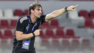 مدرب الشارقة ميلوش ميلوييفيتش. تصوير: باتريك كاستيلو