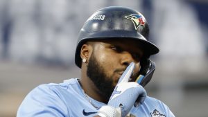 يرتد بلو جايز ويسكت أوهتاني في اللعبة الرابعة من بطولة العالم