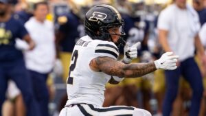 بوردو تايلور سويفت "لعنة": Boilermakers 0-10 بعد إصدارات الألبوم
