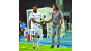 بيرلو يقود يونايتد في تحدٍّ صعب أمام دبا الحصن