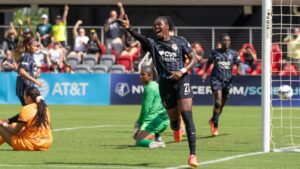 تصنيفات السلطة NWSL: Spirit بشكل قاطع Book Posteason رصيف
