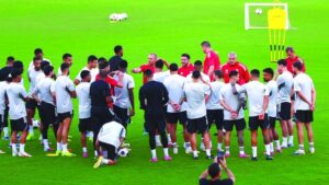 روح اللاعبين وتكاتف الجميع مفتاح التأهل إلى المونديال
