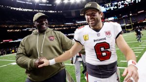 توقعات منتصف الموسم لـ NFL لعام 2025: سباقات البلاي أوف، أفضل لاعب، سوبر بول