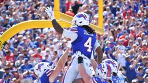 لا تتفاجأ إذا ... جيمس كوك هو أفضل هداف RB في عام 2025 ، يظل جايدن دانيلز في المرتبة الخامسة من QB