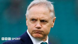 Refereen Nika Amashukeli with England captain Maro Itoje and Australia skipper Harry Wilson