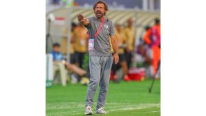 دبا الحصن يلحق الهزيمة الأولى بالأسطورة بيرلو.. ويتصدر «الهواة»