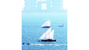 سباق دبي للسفن الشراعية 60 قدماً يجذب نخبة المشاركين