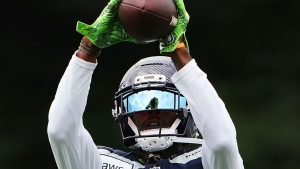 المصادر: يخطط ستيلرز للتوقيع مع WR Marquez Valdes-Scantling