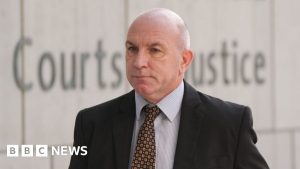 سجن نجم القذف بسبب ادعاءات كاذبة بالسرطان
