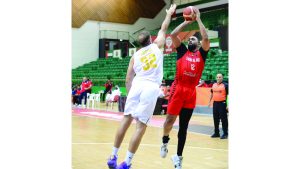 صراع «الوصافة» يهيمن على لقاء شباب الأهلي والبطائح في دوري السلة