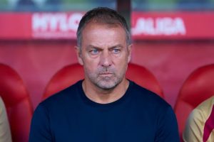 فليك يطالب لاعبي برشلونة بمزيد من «الروح القتالية»