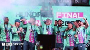 Oval Invincibles men players lift The Hundred trophy at the end of the 2025 season