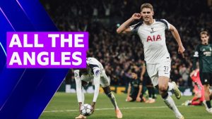 Micky Van de Ven celebrating