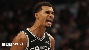 Victor Wenbanyama playing for the San Antonio Spurs